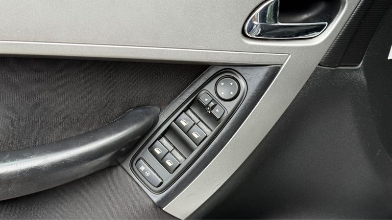Citroën Grand C4 Picasso 1.6 HDi 110 ch Confort BMP6 7 places - Boîte auto - Révisée & garantie 6 