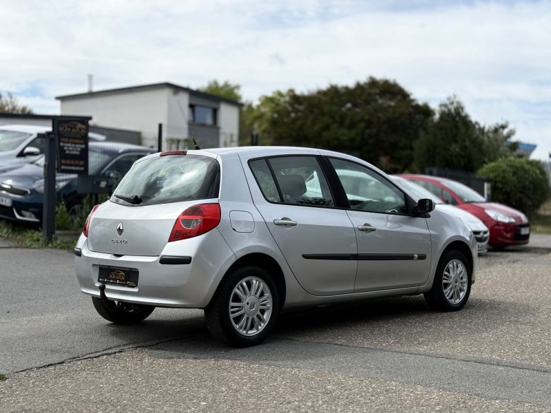 Renault Clio III 1.5 dCi 85 ch Dynamique - Révisée & garantie 6 mois