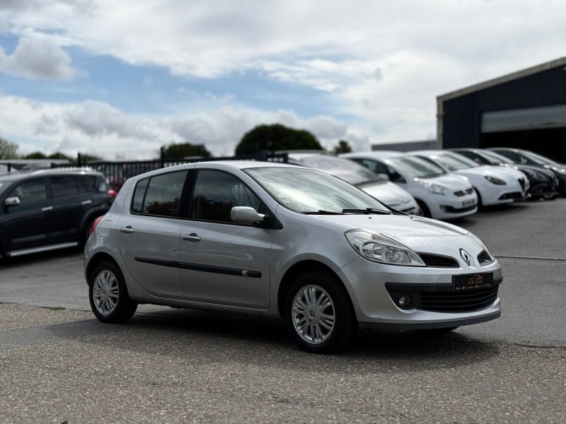 Renault Clio III 1.5 dCi 85 ch Dynamique - Révisée & garantie 6 mois