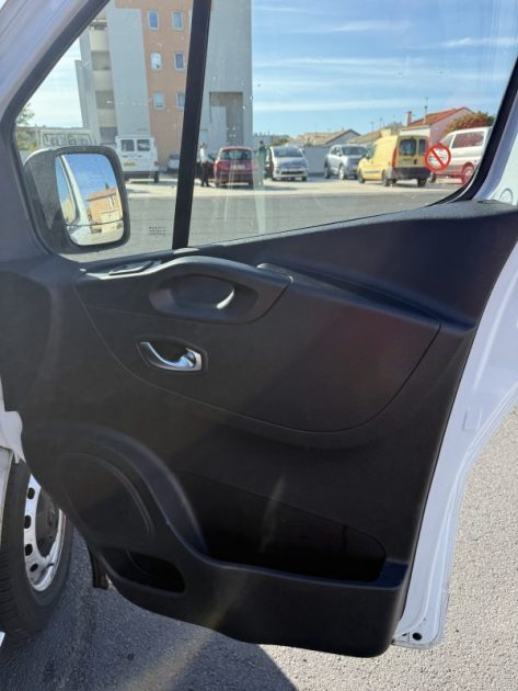 RENAULT TRAFIC L2H1 2.0 DCI 145