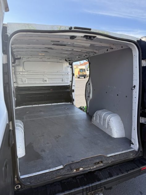 RENAULT TRAFIC L2H1 2.0 DCI 145
