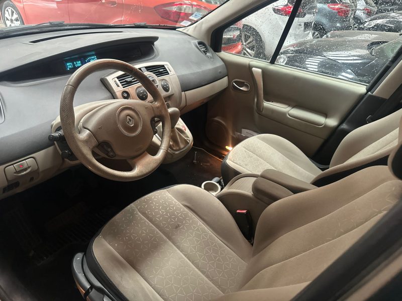 RENAULT SCENIC 1.9 DCI LATITUDE LATITUDE 2009