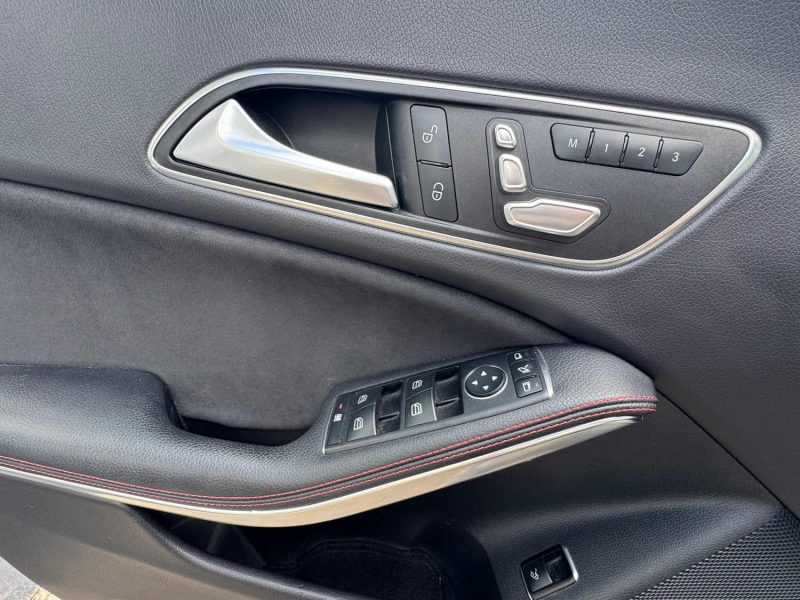 MERCEDES CLA CLA 220D FASCINATION 7G-TRONIC PACK AMG 2016