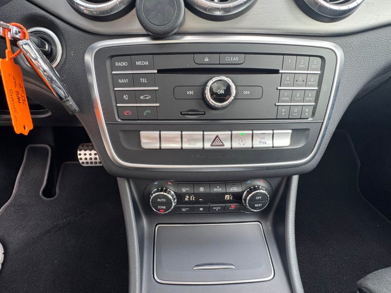 MERCEDES CLA CLA 220D FASCINATION 7G-TRONIC PACK AMG 2016