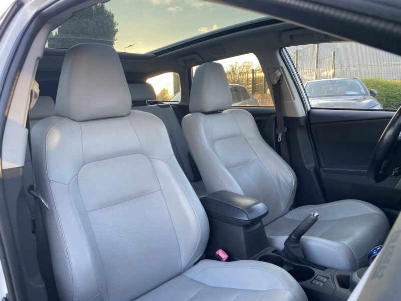 TOYOTA AURIS TOURING SPORTS 1.8 HYBRID 136h SKYVIEW