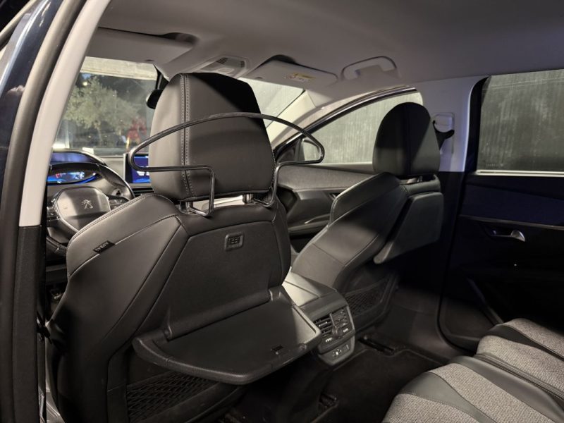 PEUGEOT 5008 II ALLURE 1.5 HDI 130 Cv 7 PLACES ATTELAGE APPLE & ANDROID CAMERA RECUL - GARANTIE 1 AN