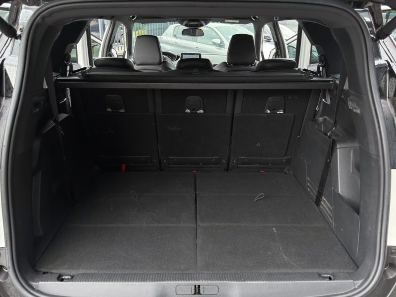 PEUGEOT 5008 II GT LINE 1.6 THP 180 Cv 1ERE MAIN 7 PLACES ATTELAGE INTERIEUR CUIR - GARANTIE 1 AN