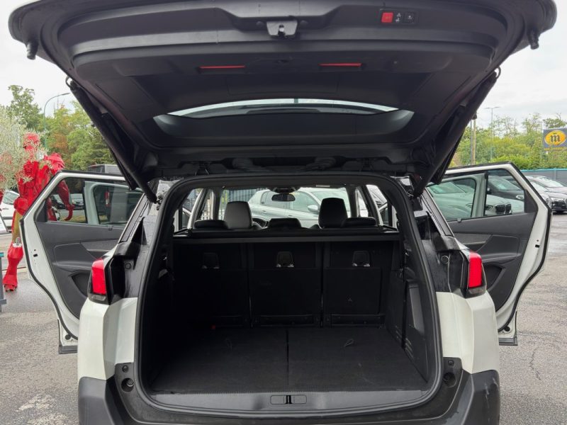 PEUGEOT 5008 II GT LINE 1.6 THP 180 Cv 1ERE MAIN 7 PLACES ATTELAGE INTERIEUR CUIR - GARANTIE 1 AN
