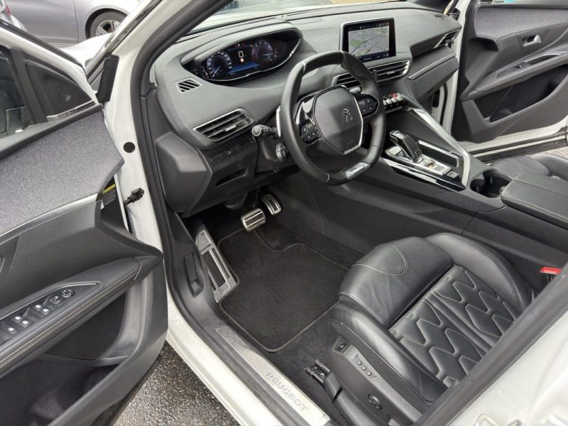 PEUGEOT 5008 II GT LINE 1.6 THP 180 Cv 1ERE MAIN 7 PLACES ATTELAGE INTERIEUR CUIR - GARANTIE 1 AN