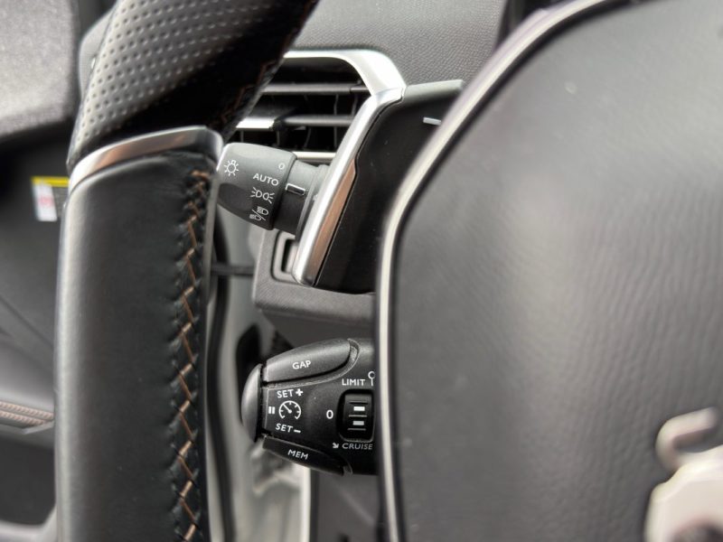 PEUGEOT 5008 II GT LINE 1.6 THP 180 Cv 1ERE MAIN 7 PLACES ATTELAGE INTERIEUR CUIR - GARANTIE 1 AN