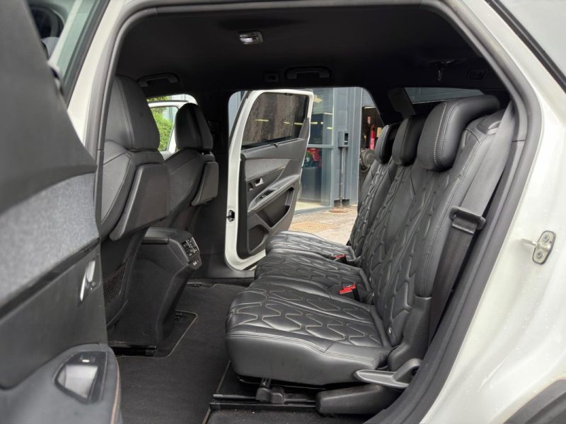 PEUGEOT 5008 II GT LINE 1.6 THP 180 Cv 1ERE MAIN 7 PLACES ATTELAGE INTERIEUR CUIR - GARANTIE 1 AN