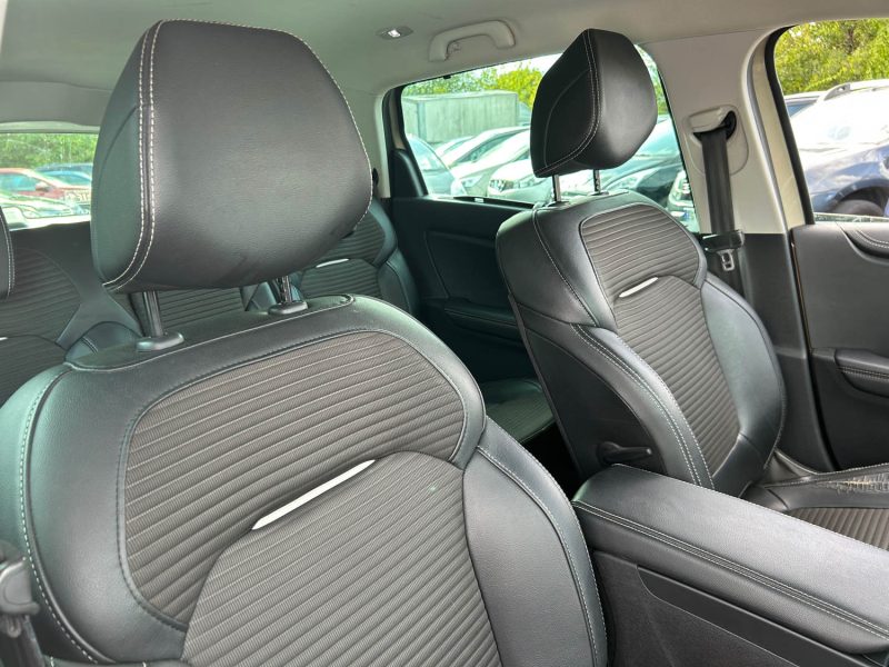 RENAULT Scénic Grand Scénic IV 1.5 dCi EDC7 110 cv Boîte auto