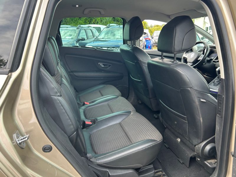 RENAULT Scénic Grand Scénic IV 1.5 dCi EDC7 110 cv Boîte auto