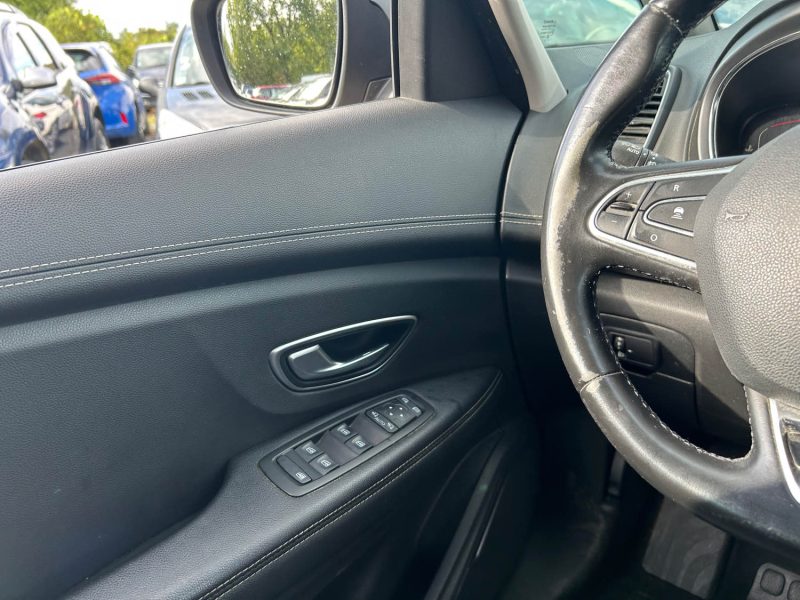 RENAULT Scénic Grand Scénic IV 1.5 dCi EDC7 110 cv Boîte auto