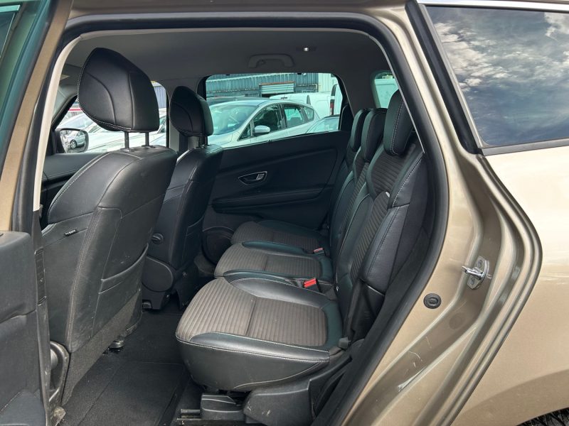 RENAULT Scénic Grand Scénic IV 1.5 dCi EDC7 110 cv Boîte auto