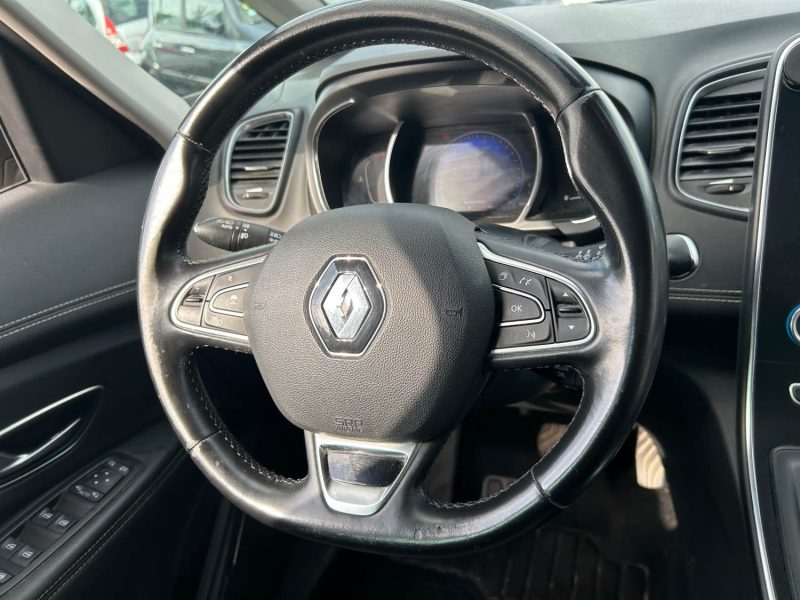RENAULT Scénic Grand Scénic IV 1.5 dCi EDC7 110 cv Boîte auto