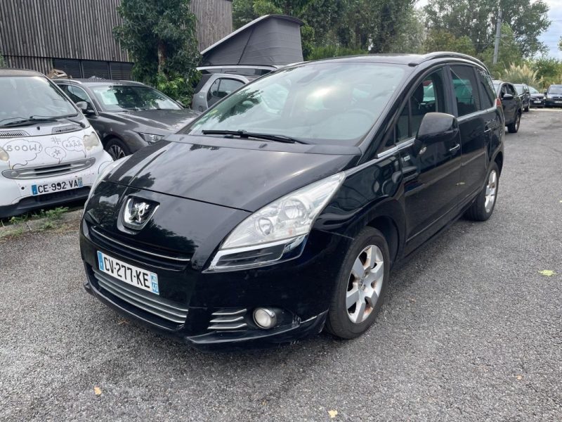 PEUGEOT 5008 1.6 HDI 115 CH STYLE 
