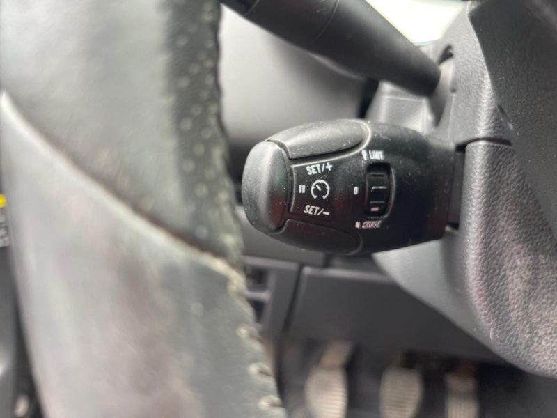 PEUGEOT 5008 1.6 HDI 115 CH STYLE 