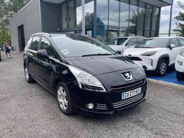 PEUGEOT 5008 1.6 HDI 115 CH STYLE 