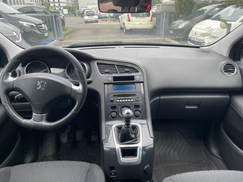 PEUGEOT 5008 1.6 HDI 115 CH STYLE 