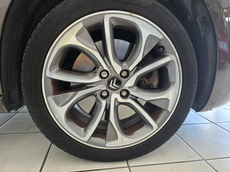 CITROEN DS4 1.6 THP 200 CH SPORT CHIC ANNEE 2011 197000KM