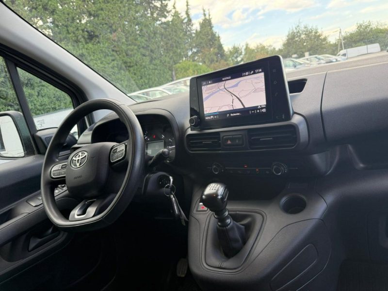 TOYOTA PROACE CITY 130cv DYNAMIC✅ 3 PLACES ✅SUIVIE COMPLET TOYOTA ✅PRIX TTC / 1ere MAIN