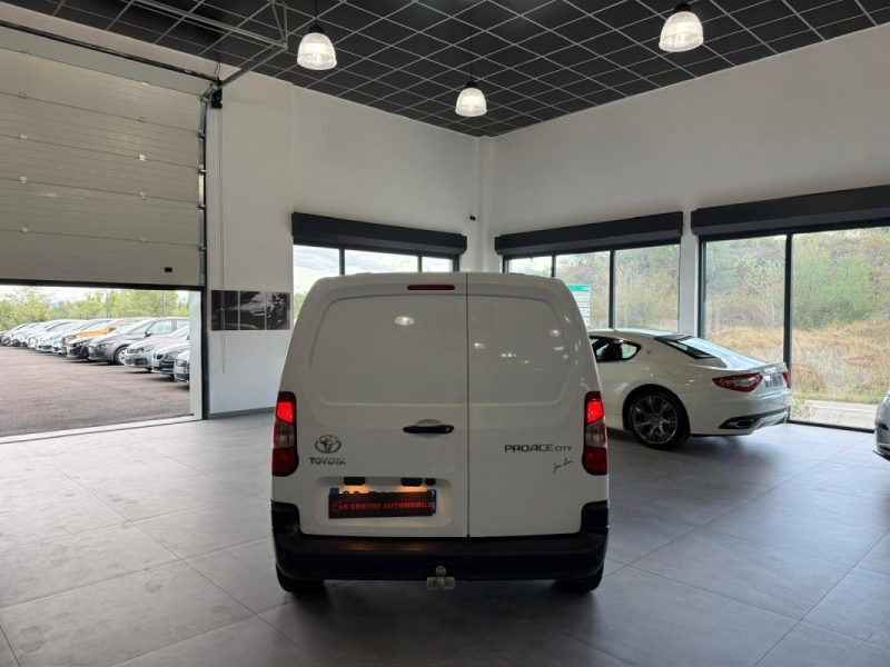 TOYOTA PROACE CITY 130cv DYNAMIC✅ 3 PLACES ✅SUIVIE COMPLET TOYOTA ✅PRIX TTC / 1ere MAIN