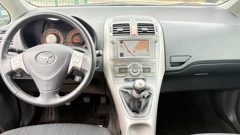 TOYOTA AURIS TOYOTA AURIS 1.6 VVT-i 124 CH EXECUTIVE