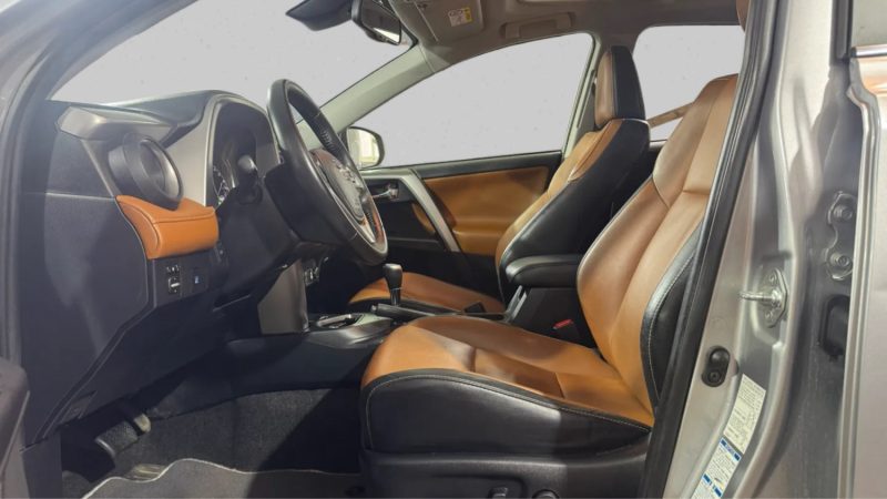 TOYOTA RAV 4 IV  2.5 HYBRID 197CV BVA  LOUNGE TOIT OUVRANT 2017