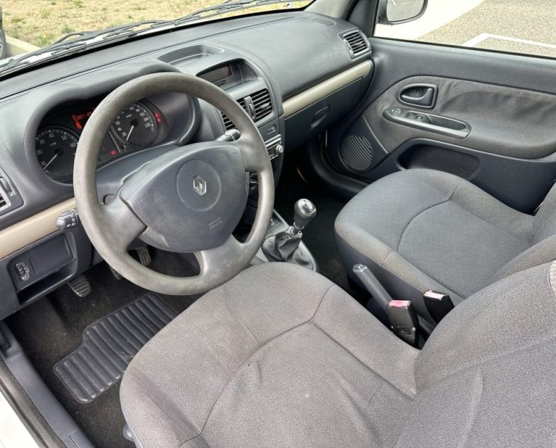 RENAULT CLIO II 1.2 58 cv 2004 GARANTIE 6 MOIS
