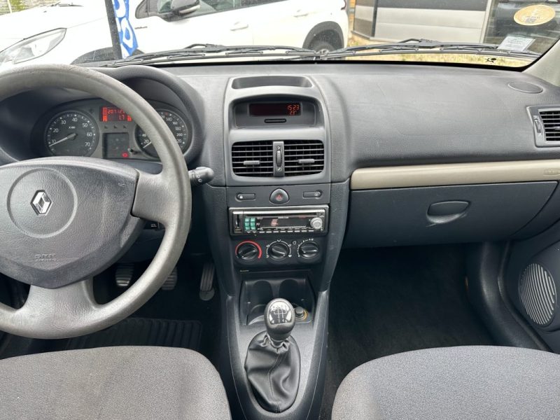 RENAULT CLIO II 1.2 58 cv 2004 GARANTIE 6 MOIS