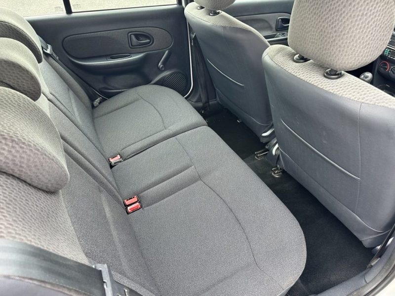 RENAULT CLIO II 1.2 58 cv 2004 GARANTIE 6 MOIS