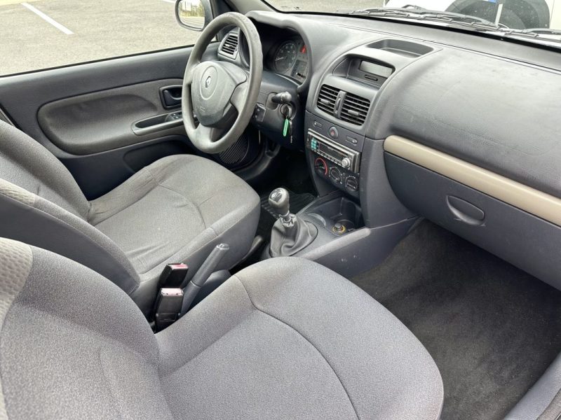 RENAULT CLIO II 1.2 58 cv 2004 GARANTIE 6 MOIS