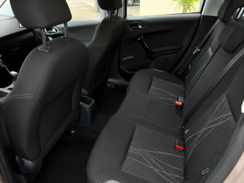 PEUGEOT 208 1.4 HDI 68CV ACTIVE / KIT DISTRI NEUVE
