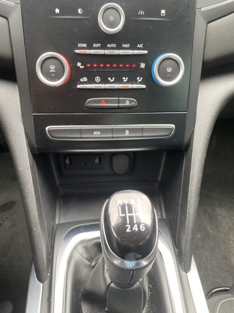 RENAULT MEGANE IV TCE 130 LIMITED 2017
