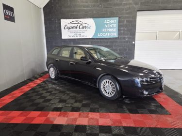 Alfa Romeo 159 1.9 JTDM 115ch  PREMIERE MAIN 
