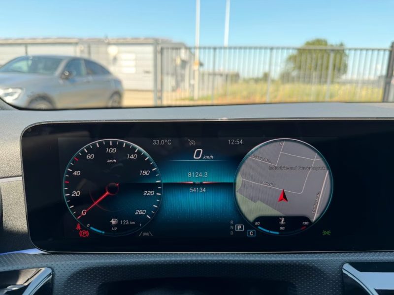 MERCEDES-BENZ A 180 AMG 2022