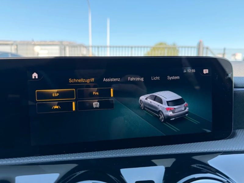 MERCEDES-BENZ A 180 AMG 2022