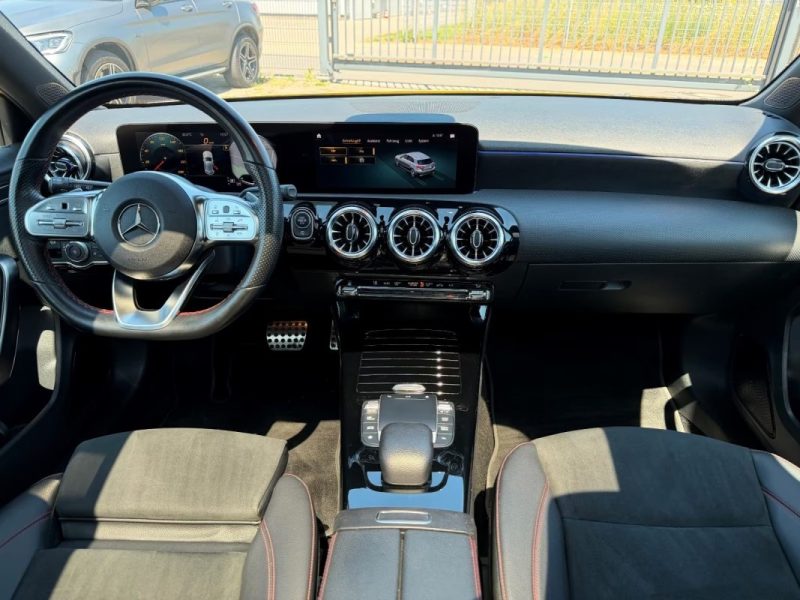 MERCEDES-BENZ A 180 AMG 2022