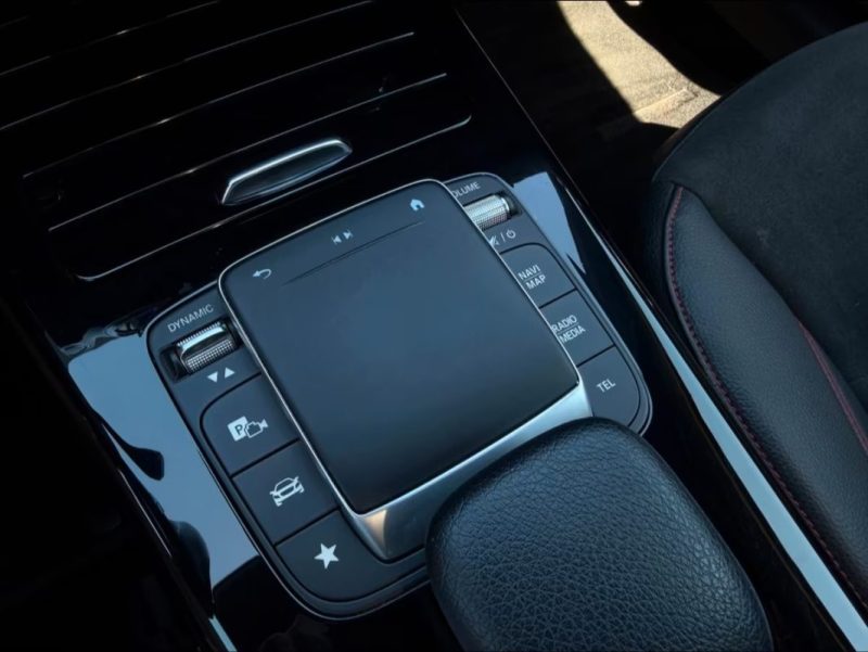 MERCEDES-BENZ A 180 AMG 2022