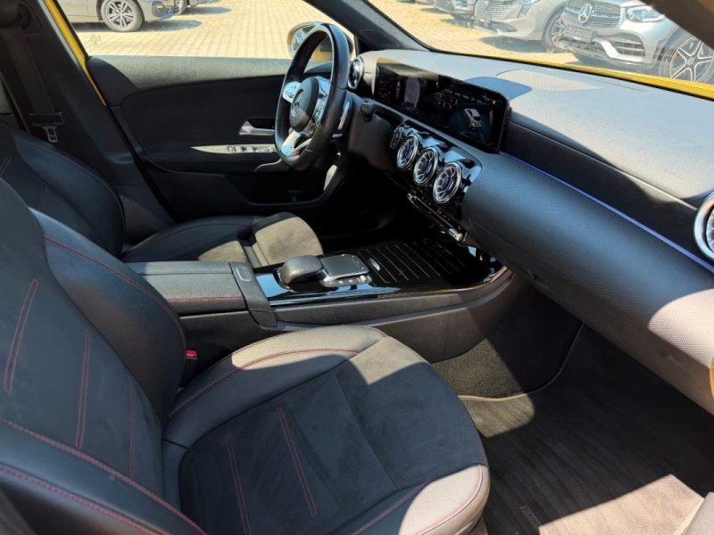 MERCEDES-BENZ A 180 AMG 2022
