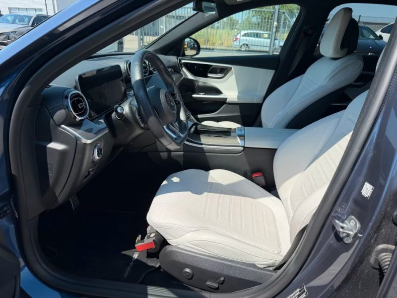 MERCEDES-BENZ C 200D AMG 2023