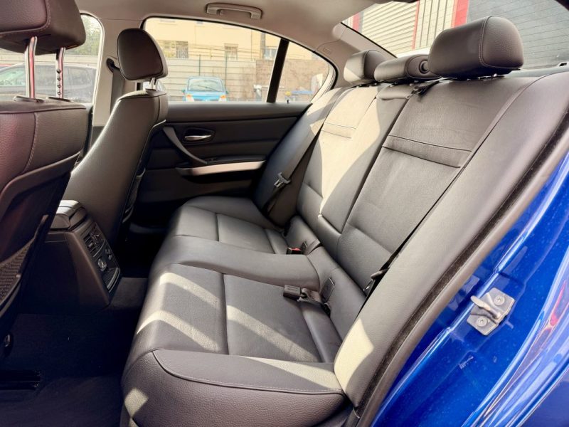 BMW 3 (E90) 3 25I LUXE 2010
