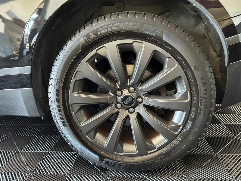 LAND ROVER VELAR 2.0 240 R DYNAMIC