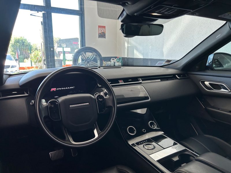 LAND ROVER VELAR 2.0 240 R DYNAMIC