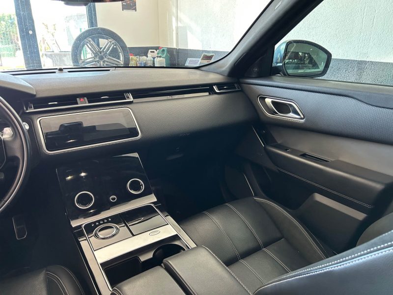 LAND ROVER VELAR 2.0 240 R DYNAMIC