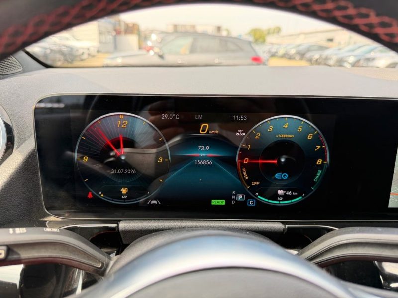 MERCEDES-BENZ GLA 250 E AMG PANO ACC 2022
