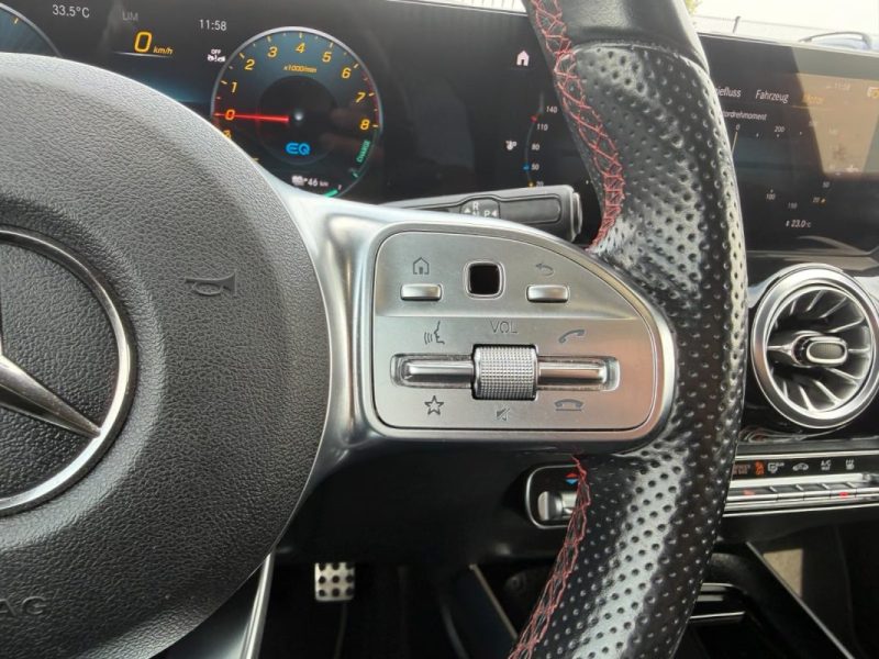 MERCEDES-BENZ GLA 250 E AMG PANO ACC 2022