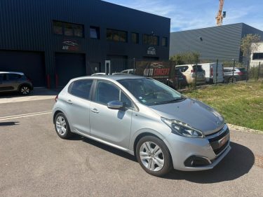 PEUGEOT 208 1.2 VTI 82 S&S STYLE 