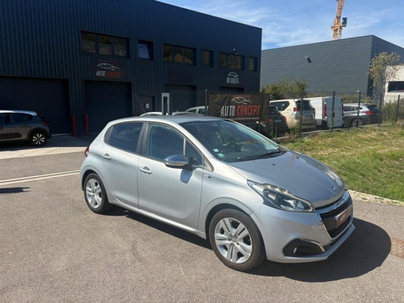 PEUGEOT 208 1.2 VTI 82 S&S STYLE 